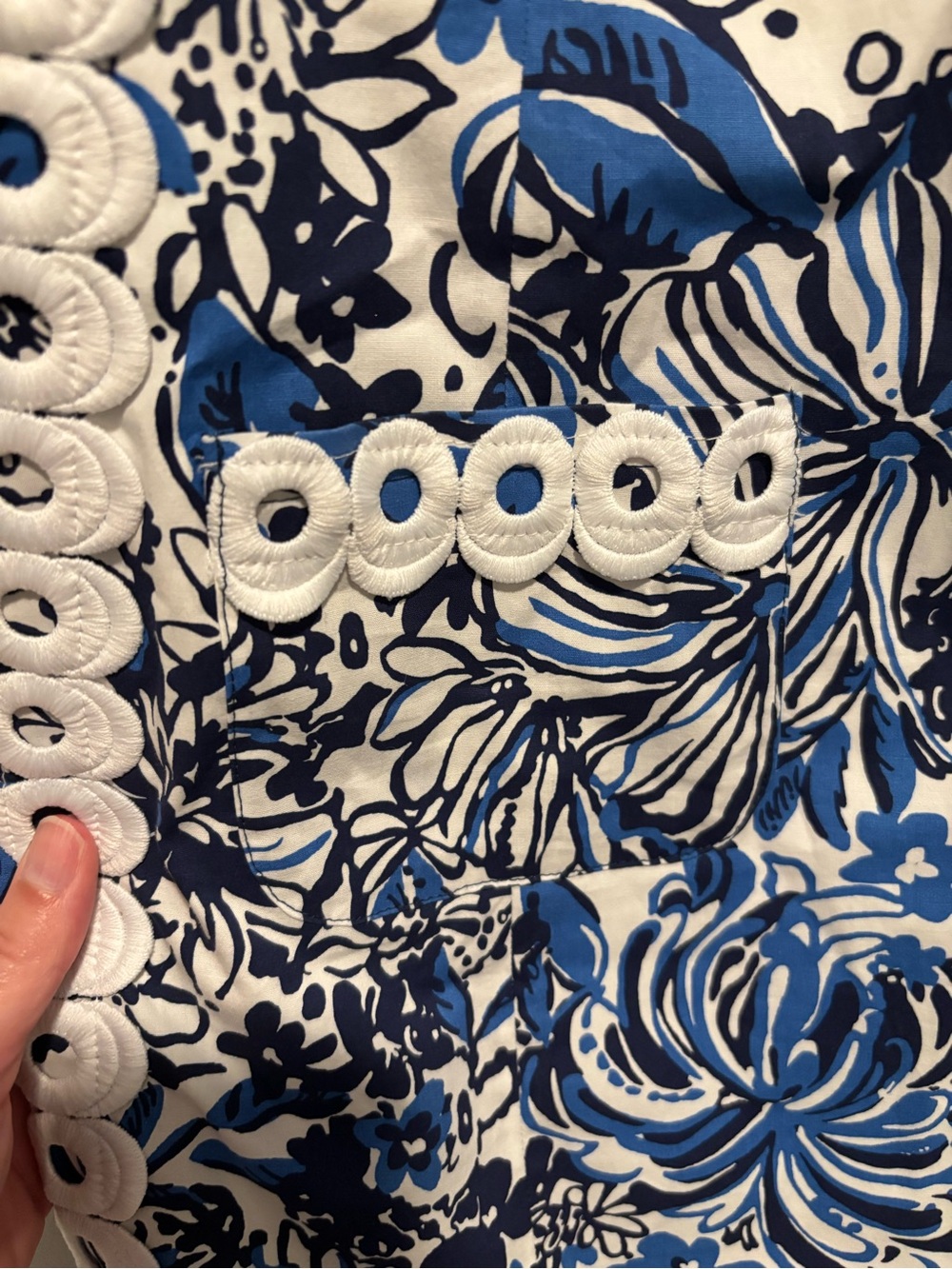 Lilly Pulitzer shift dress in blue and white with bow detail at hem. EUC. - Picture 5 of 9
